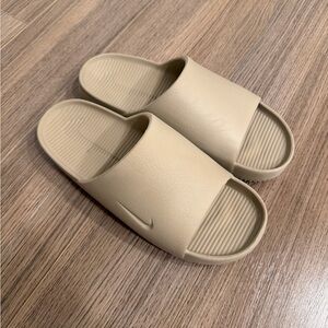 Nike Calm Slides